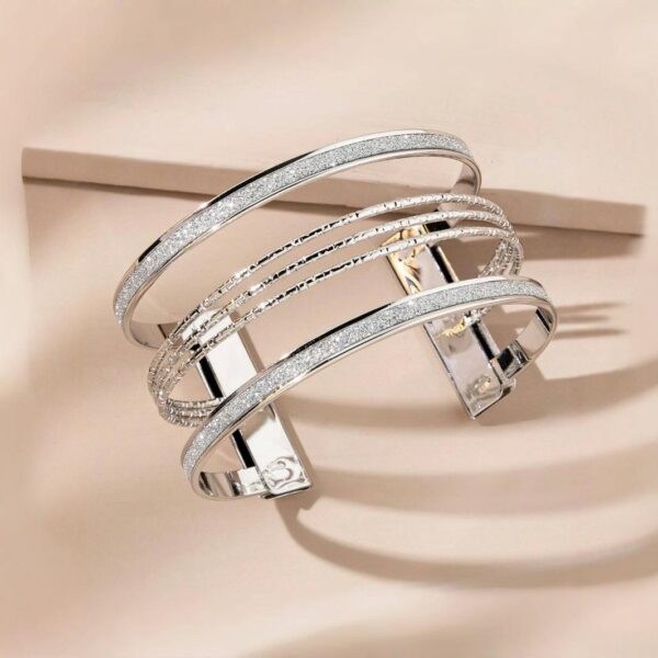 Versatile Personality Open Geometric Hollow Frosted Bracelet - Image 3