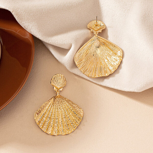 European And American Ins Cold Style Beach Shell Earrings Female Niche Personality Hip Hop - Image 2