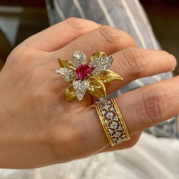 Women's Red Corundum Flower Ring With Diamonds - Image 4