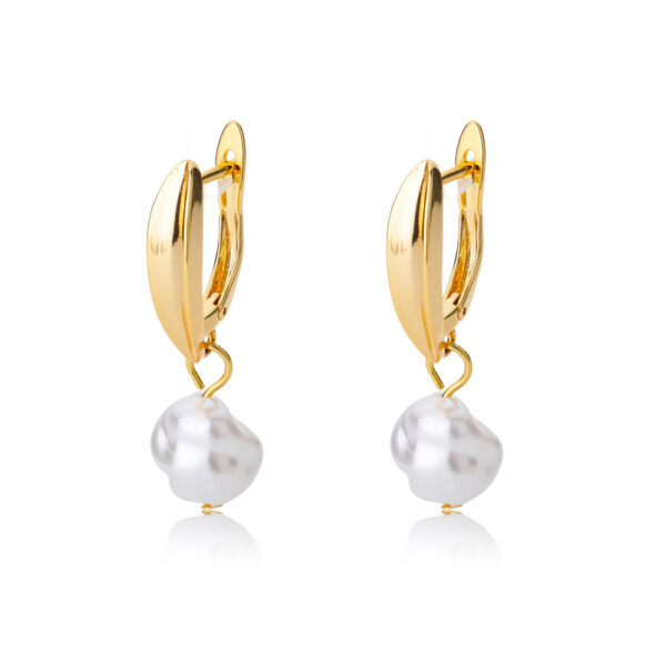 Women's Versatile And Elegant Pearl Earrings - Image 4