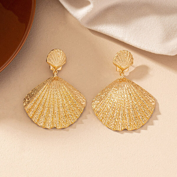 European And American Ins Cold Style Beach Shell Earrings Female Niche Personality Hip Hop - Image 4