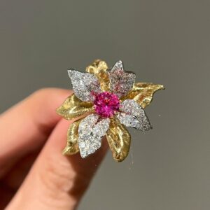 Women's Red Corundum Flower Ring With Diamonds