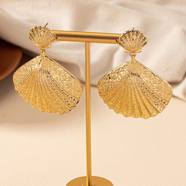 European And American Ins Cold Style Beach Shell Earrings Female Niche Personality Hip Hop - Image 3