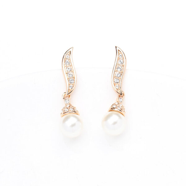 Classic Elegant Graceful Gold-plated Two-color Artificial Pearl Earrings - Image 7
