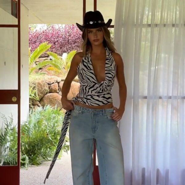 V-neck Hot Girl Trendy Wild Vest Fashion Halter Top - Image 3