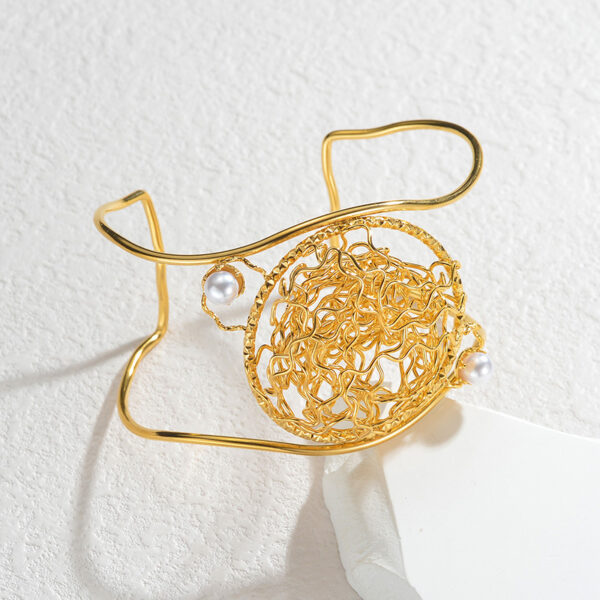 European And American New Eye-catching Hollow Bracelet - Image 5