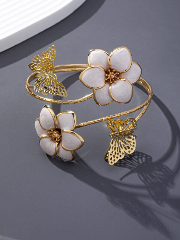 Fashion Flower Butterfly Cold Wind Women's Bangle - Image 4