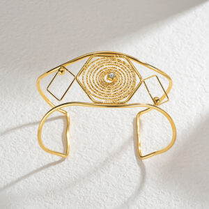 European And American New Eye-catching Hollow Bracelet