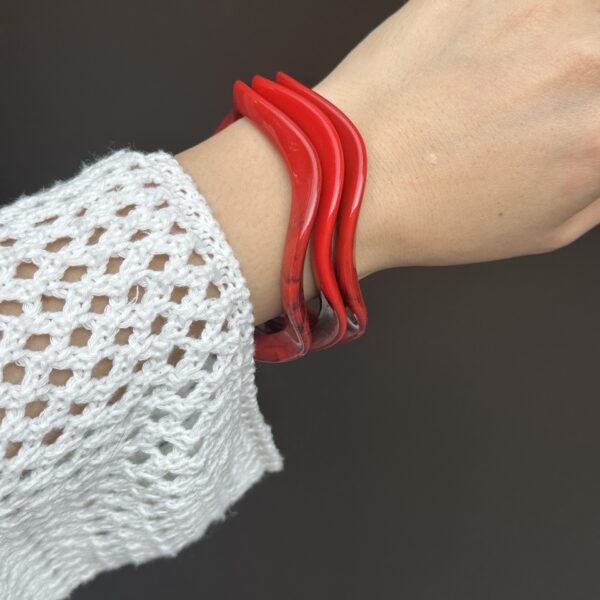 European And American Simple Geometric Blooming Red Bracelet - Image 6