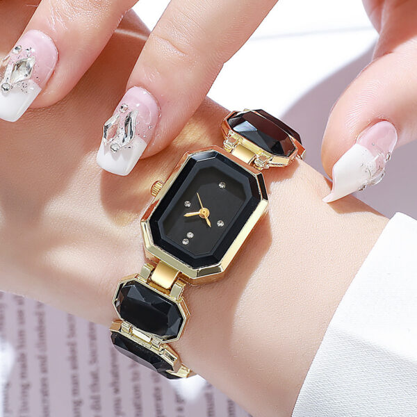 Stone Color Emerald Niche High-grade Affordable Luxury Bracelet