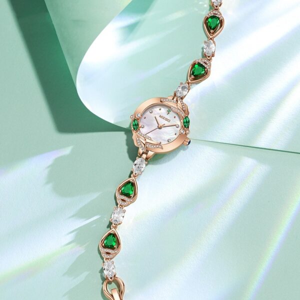 Women's Simple All-match Crystal Small Goldfish Fritillary Bracelet Women's Watch - Image 5