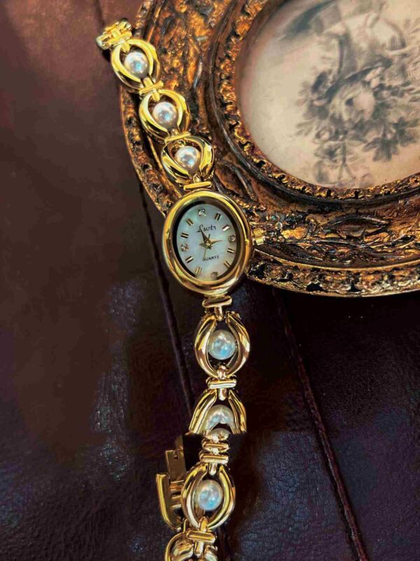 Mid-ancient Light Luxury Imitation Pearl Watch Temperamental Bracelet Women's Watch - Image 4