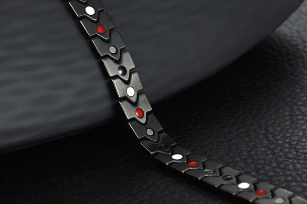 Heart-shaped magnet titanium steel bracelet - Image 5