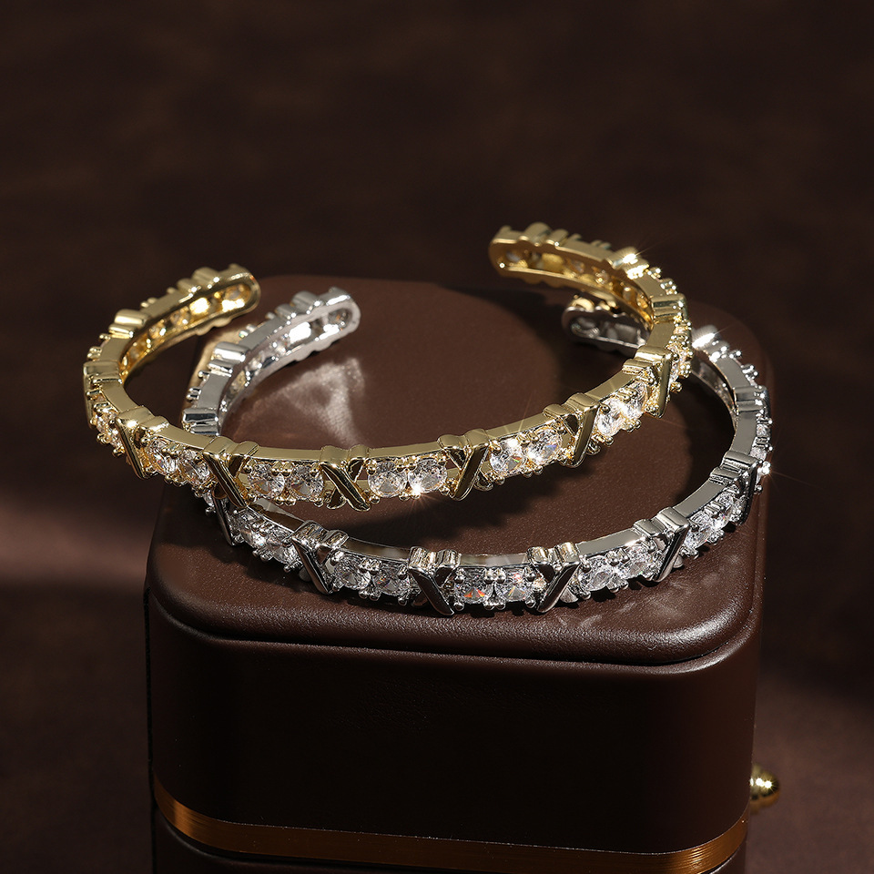 Fashion Inlaid Zircon Bracelet For Men And Women