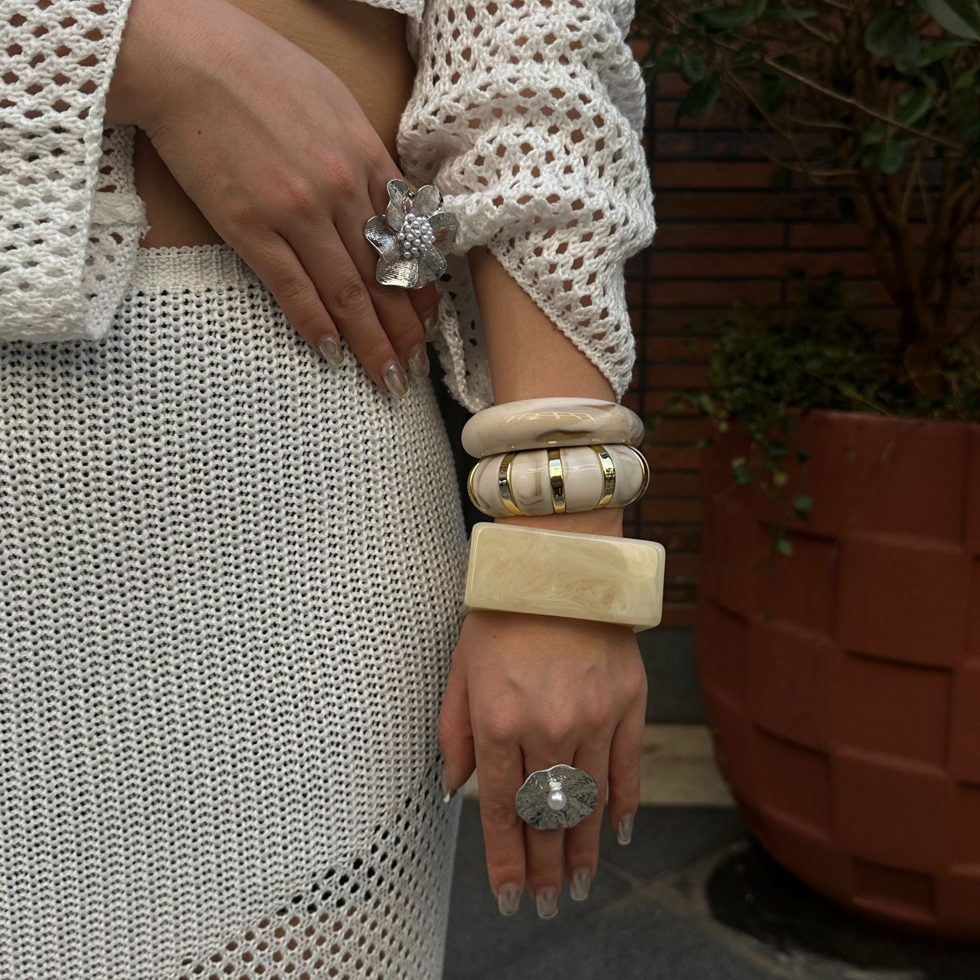 Women's Irregular Geometric Blooming Resin Bracelet - Image 3