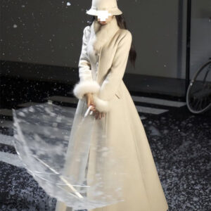 Elegant Wool Coat With A Designer Touch Featuring A Fur-trimmed Collar And A Midi Length